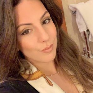 Meet your Posher, Antoneta